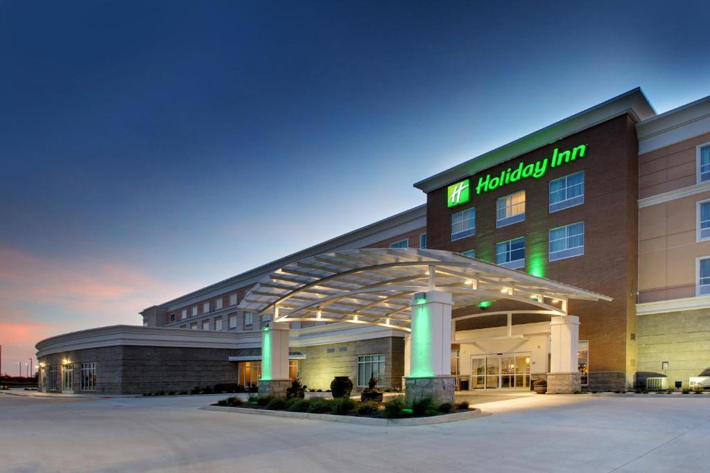 Holiday Inn Peoria At Grand Prairie, an IHG Hotel image