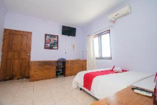 RedDoorz near Pantai Boom photo 2