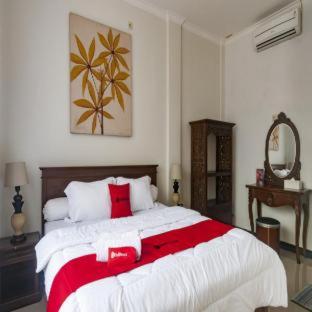 RedDoorz Syariah Plus near Trans Studio Cibubur photo 1