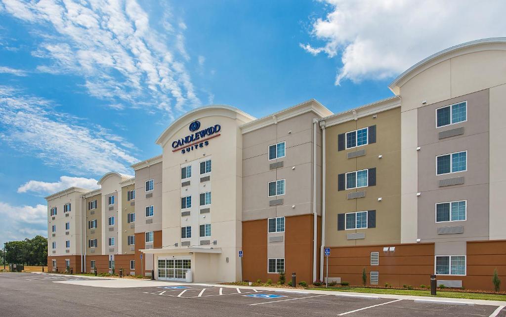 Candlewood Suites Fort Campbell - Oak Grove, an IHG Hotel image