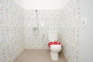RedDoorz near Plaza Araya Malang photo 3