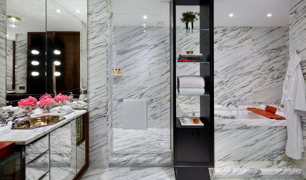 Rosewood Hong Kong photo 2