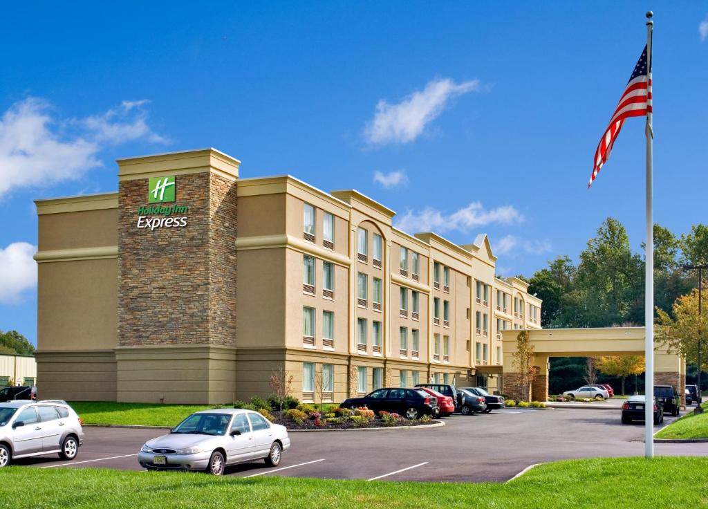 Holiday Inn Express Hotel & Suites West Long Branch, an IHG Hotel image