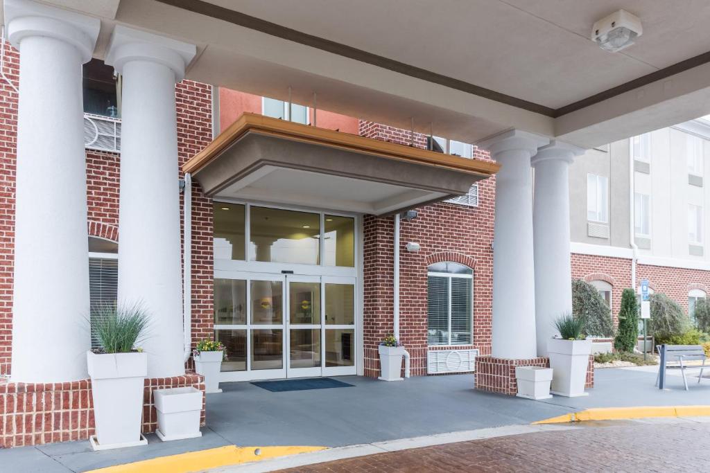 Holiday Inn Express & Suites Bremen GA, an IHG Hotel photo 4