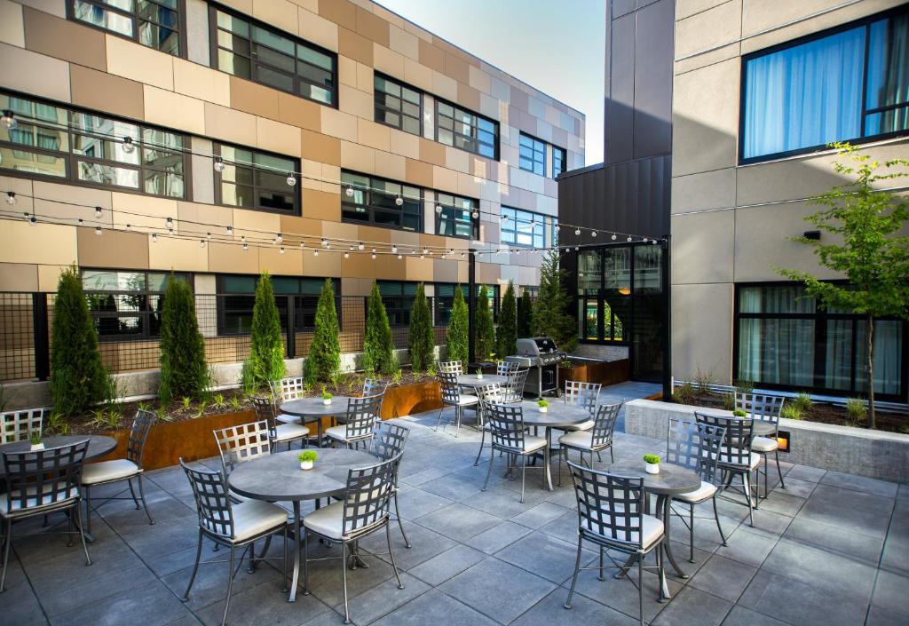 Staybridge Suites Seattle - South Lake Union, an IHG Hotel image