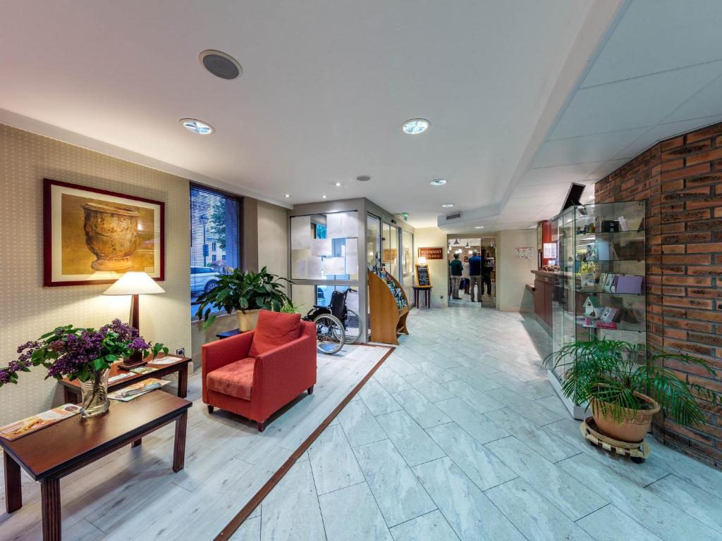Noemys Neris Montlucon - hotel restaurant photo 4