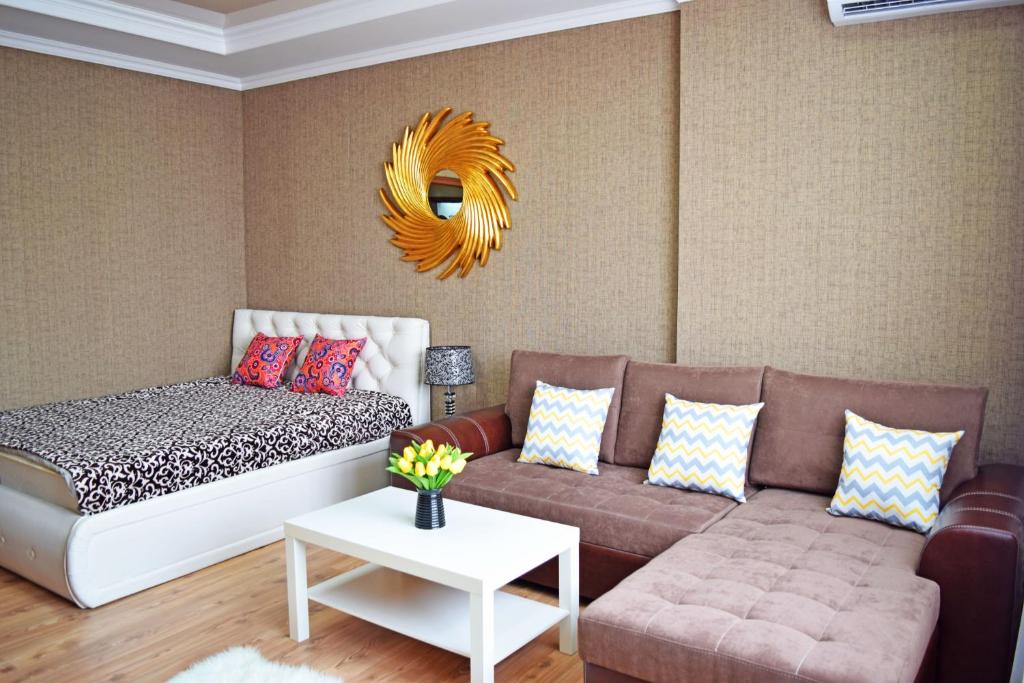 Bishkek Sunny Apartment in the center photo 1