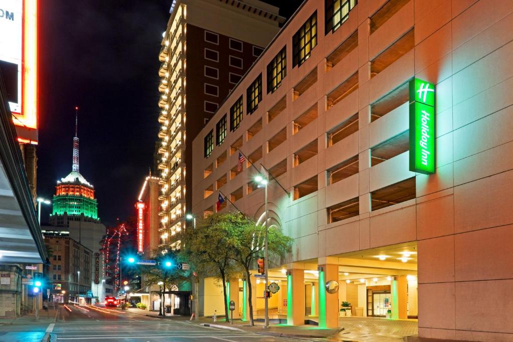 Holiday Inn San Antonio - Riverwalk, an IHG Hotel image