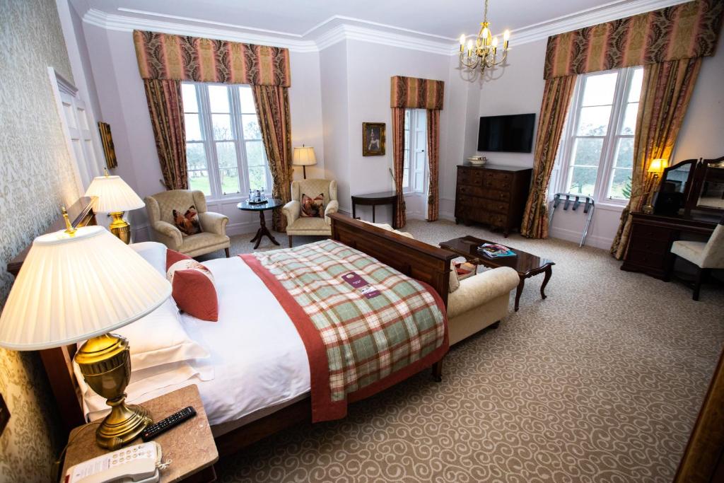 Macdonald Pittodrie House photo 1