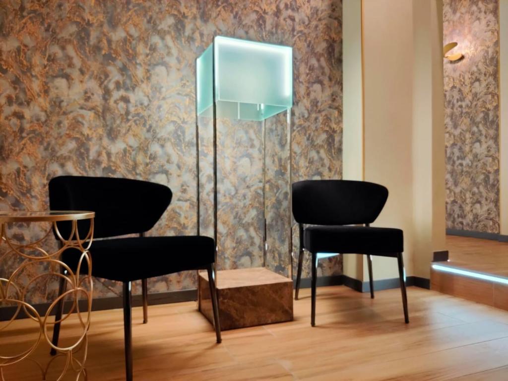 INTOMILAN  Galleria Duomo - Boutique & Design Aparthotel - Tap to explore photos