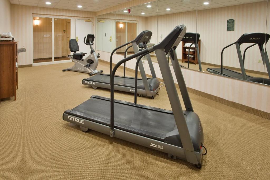 Holiday Inn Express Hotel & Suites Drums, an IHG Hotel image