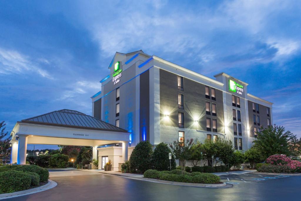 Holiday Inn Express Hotel & Suites Wilmington-University Ctr, an IHG Hotel image