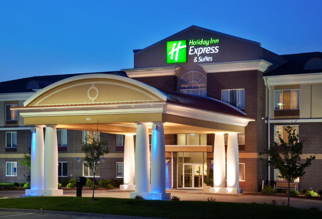 Holiday Inn Express Hotel & Suites Altoona-Des Moines, an IHG Hotel photo 3