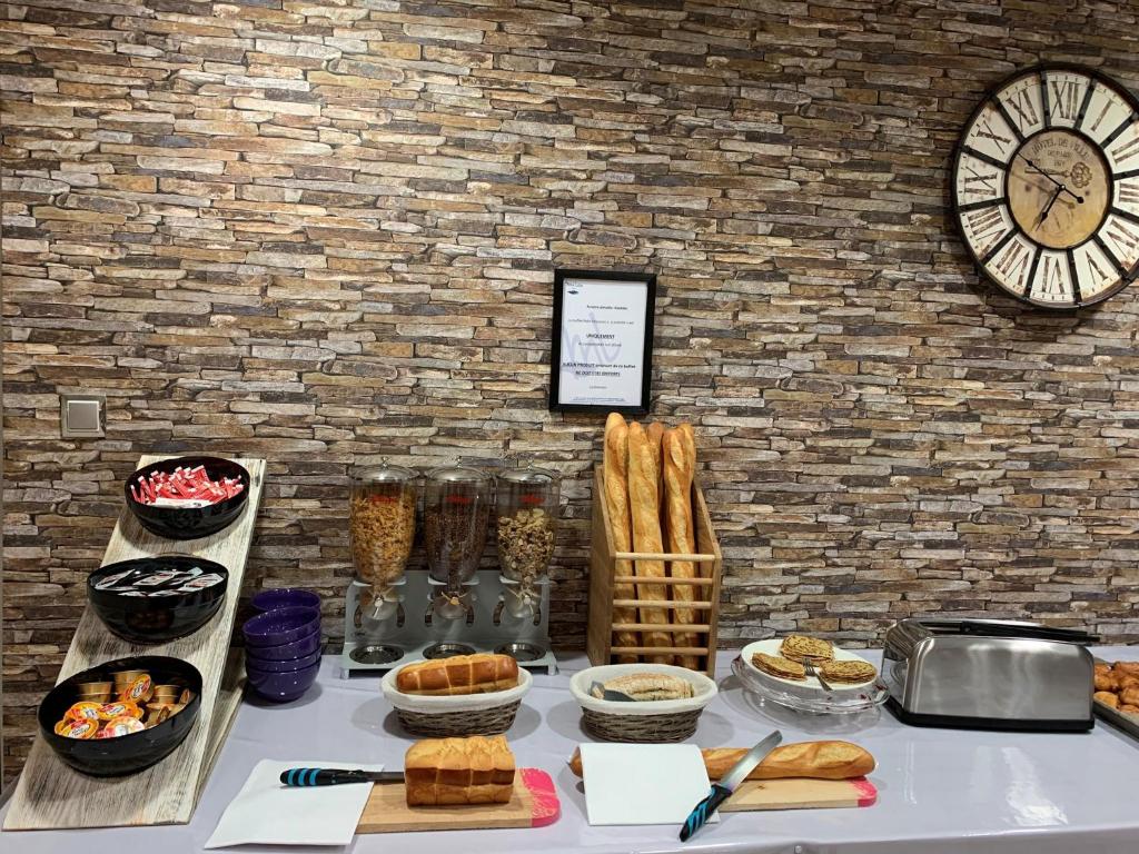 Noemys Neris Montlucon - hotel restaurant photo 1