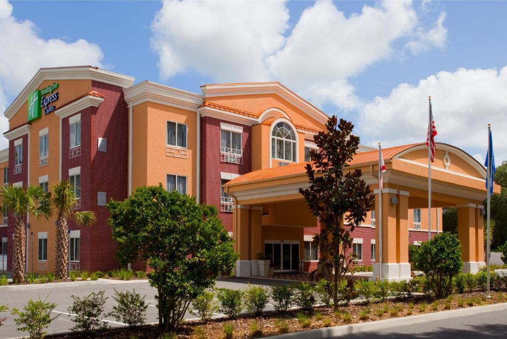 Holiday Inn Express Hotel & Suites Brooksville, an IHG Hotel image