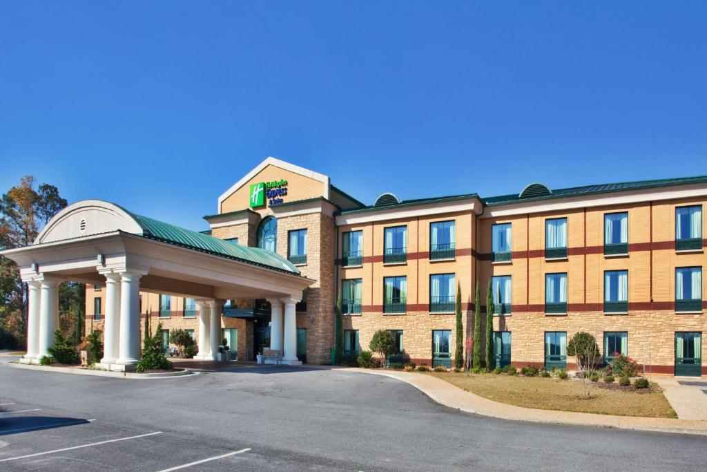Holiday Inn Express Hotel & Suites Macon-West, an IHG Hotel image