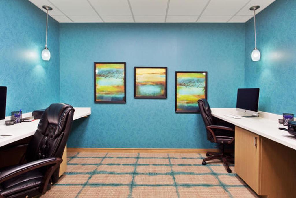Holiday Inn Express & Suites Warner Robins North West, an IHG Hotel photo 2