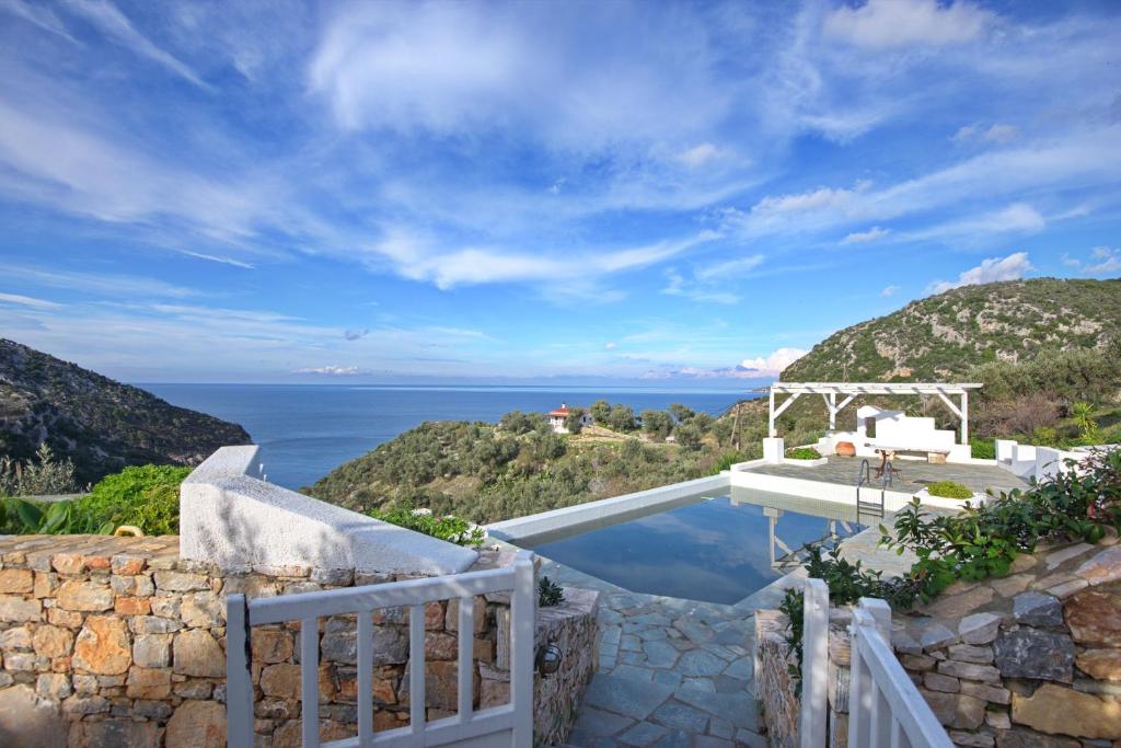 Luxurious Villa with Wonderful View photo 3