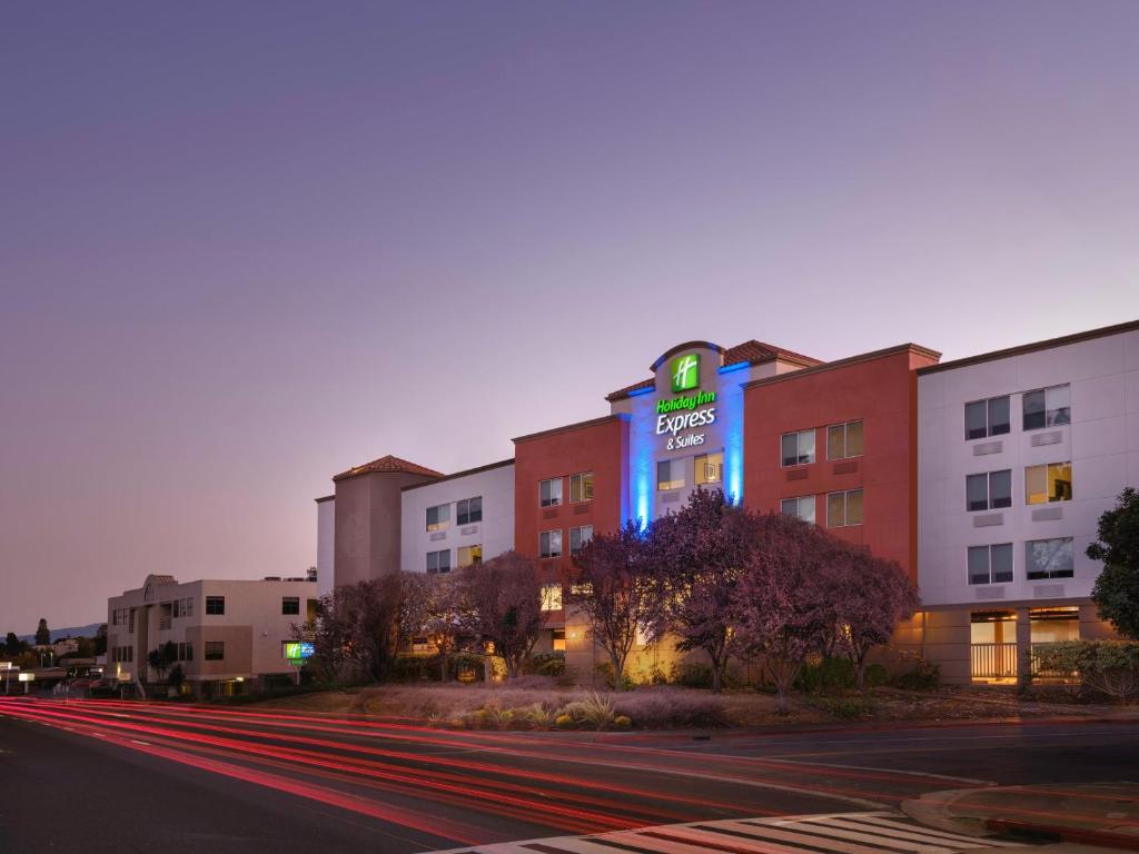 Holiday Inn Express Suites Belmont, an IHG Hotel image