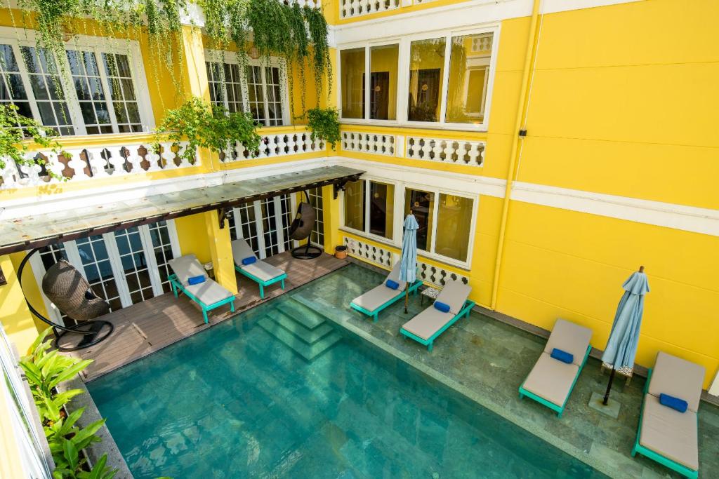 TRIPLE Riverside Villa HoiAn