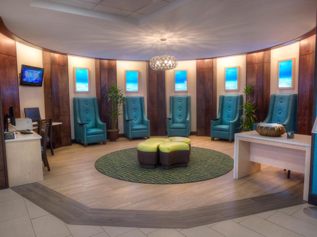 Holiday Inn Resort Daytona Beach Oceanfront, an IHG Hotel photo 4