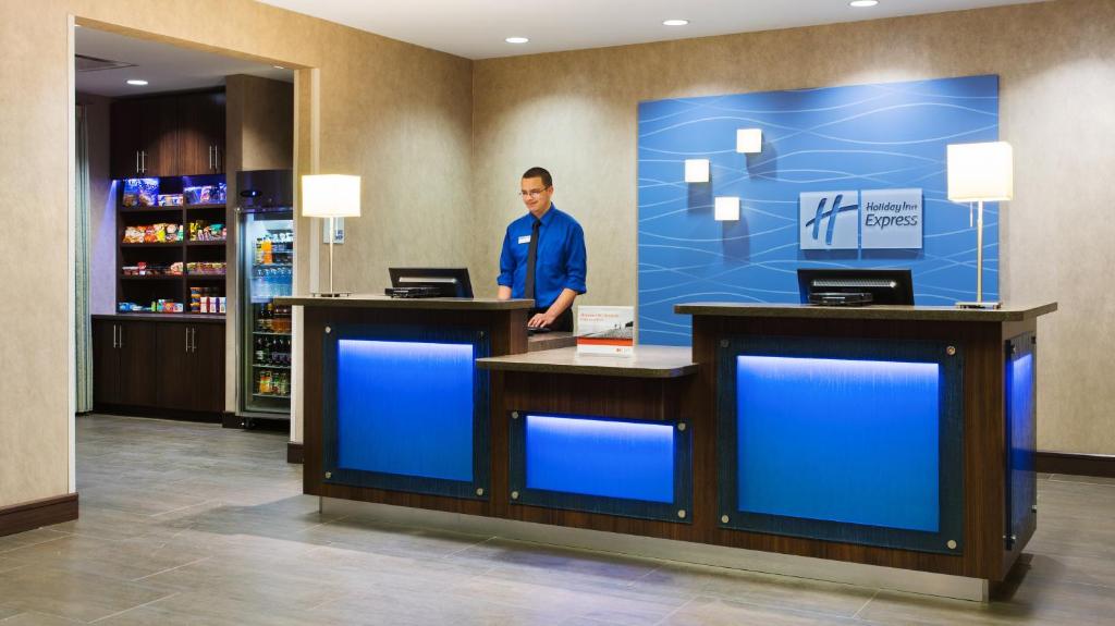 Holiday Inn Express & Suites Midland South I-20, an IHG Hotel photo 4