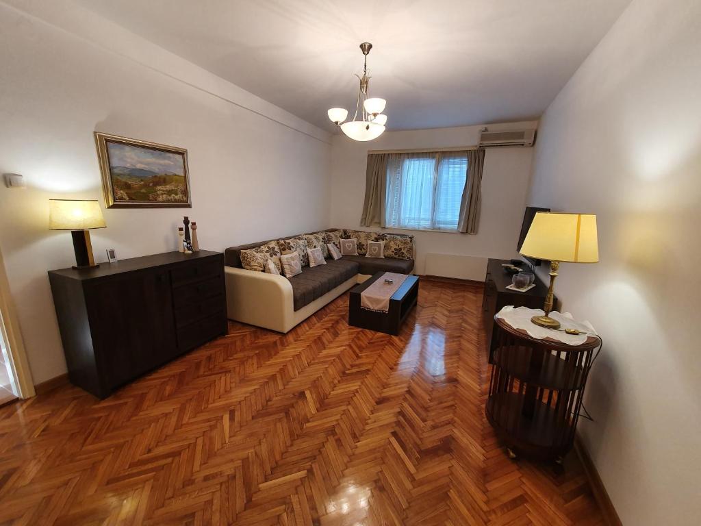 Vršac City Center Apartment Overlooking City Hall photo 1