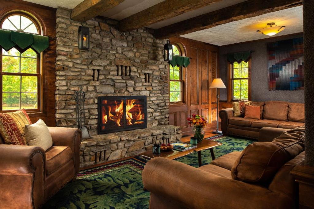 Paddler's Lane Retreat image