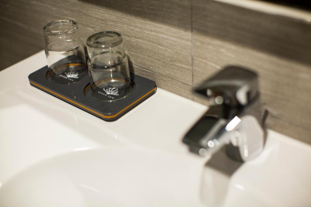 Двухместный (Deluxe Twin Room - With Window), Queen Ann Hotel