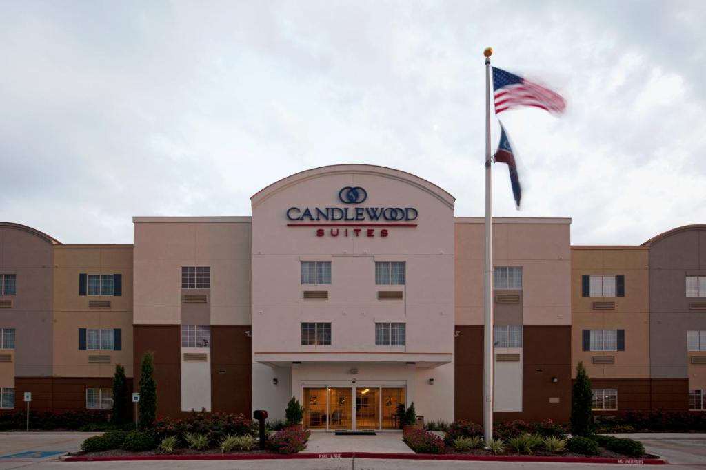 Candlewood Suites VICTORIA, an IHG Hotel image