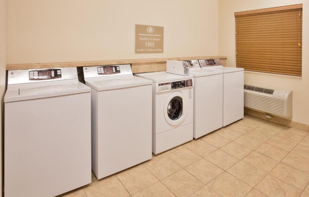Candlewood Suites Springfield, an IHG Hotel photo 3