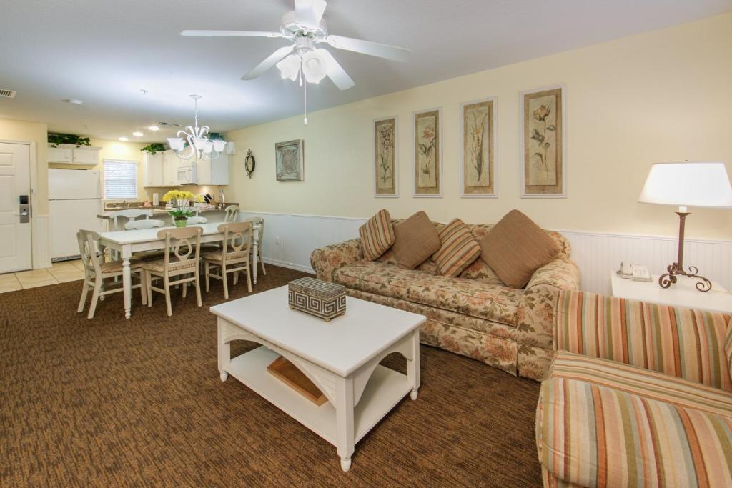 Holiday Inn Club Vacations - Orlando Breeze Resort, an IHG Hotel photo 2
