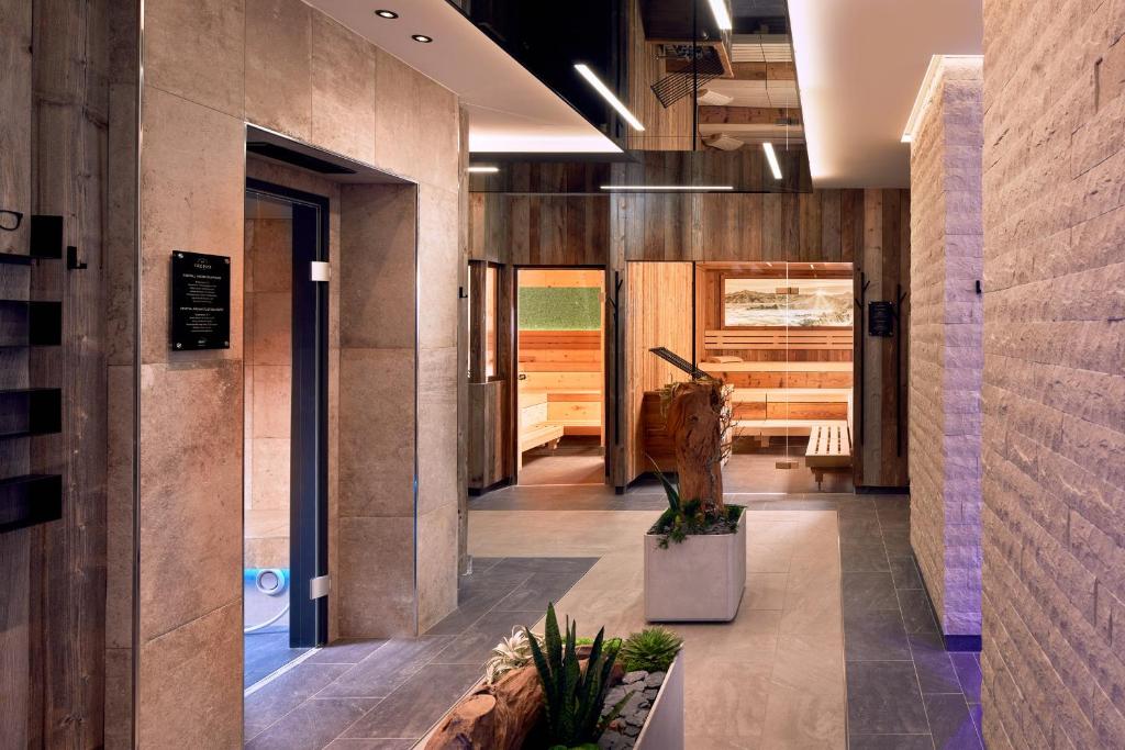 Hotel Neue Post photo 2