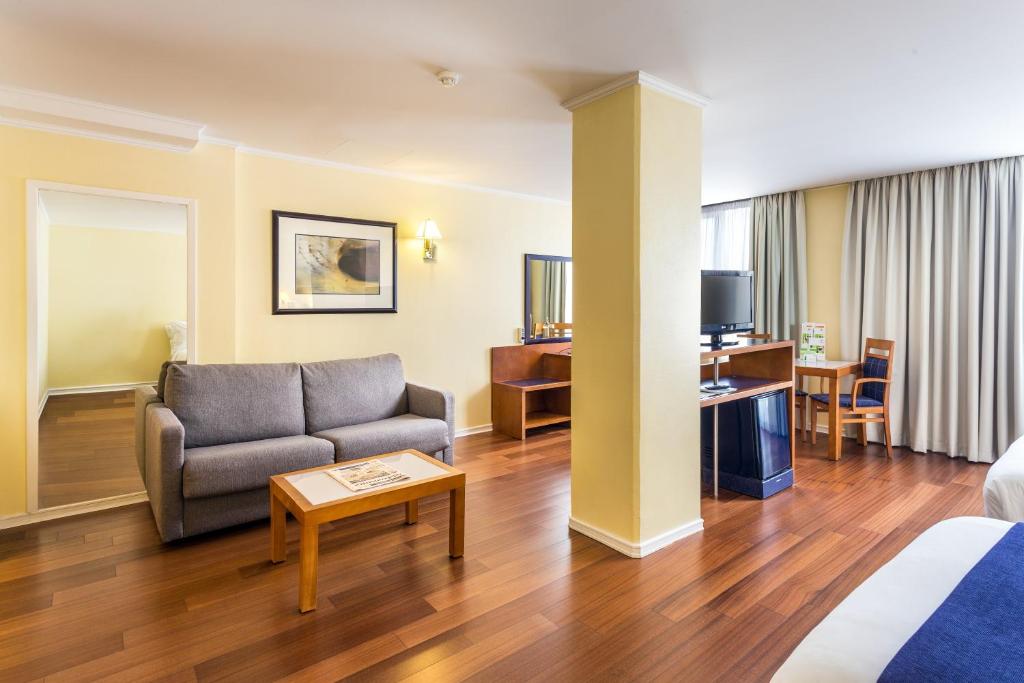 Двухместный (Номер с 2 отдельными кроватями - с диваном-кроватью), Holiday Inn Lisboa