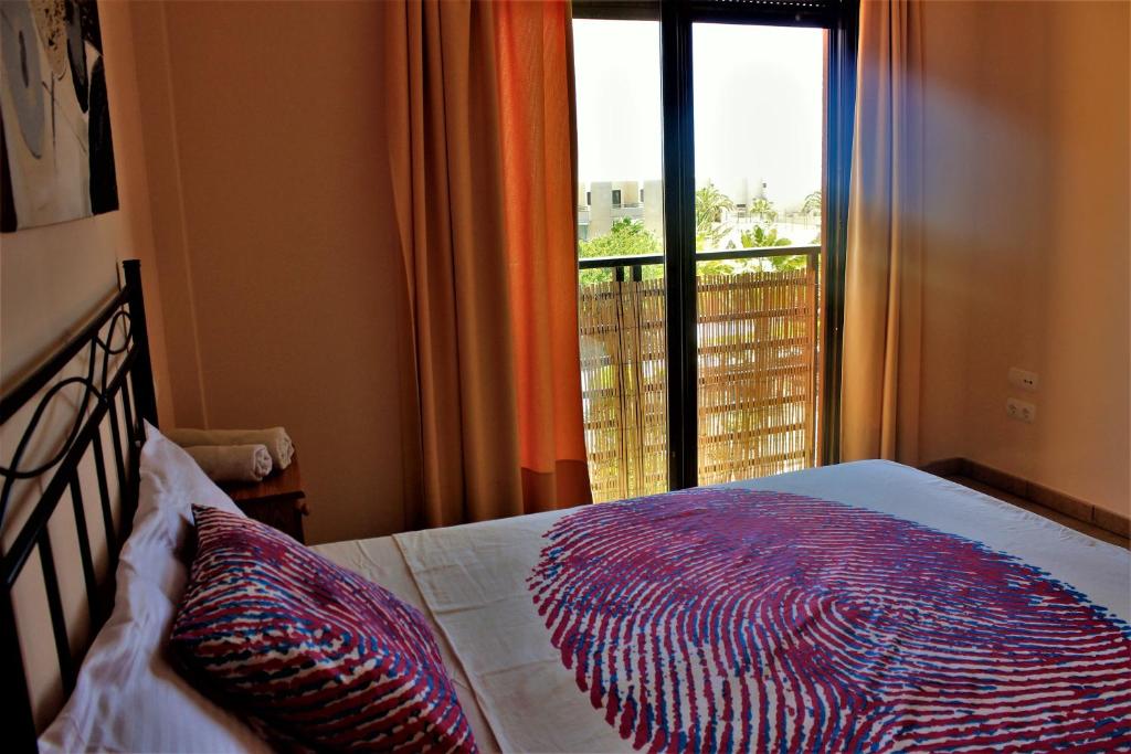Apartment with sea & garden view photo 4