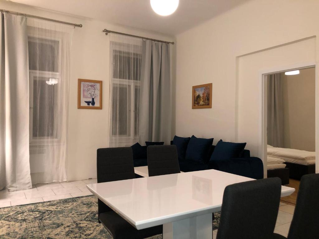 Welcome Hostel & Apartments Praguecentre photo 3