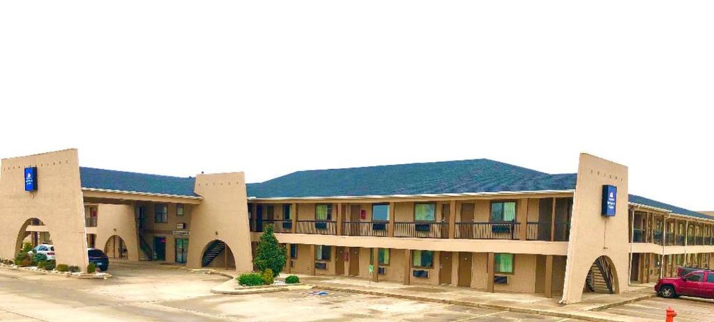 Americas Best Value Inn & Suites Yukon Oklahoma City image