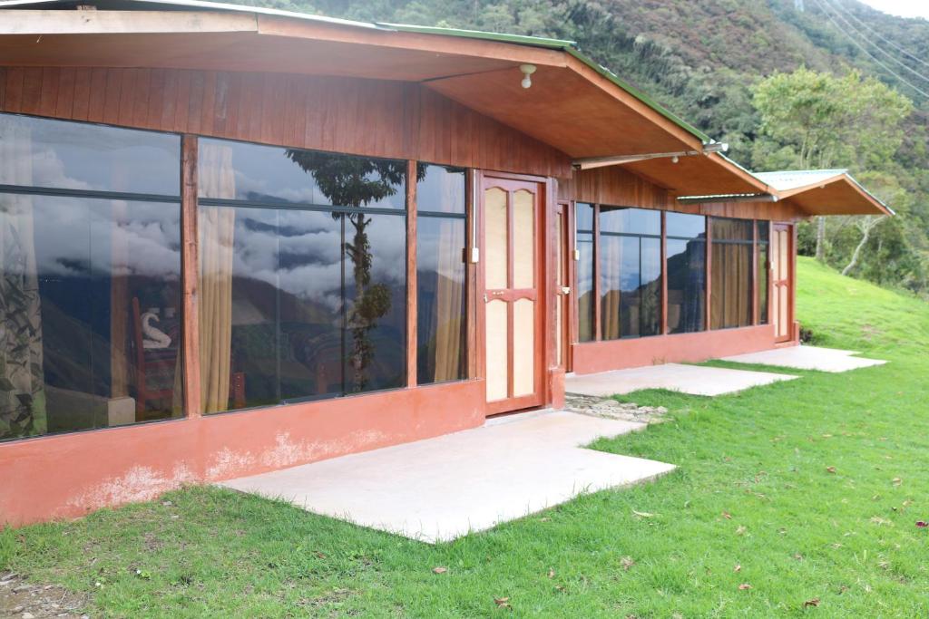 Llactapata Lodge overlooking Machu Picchu - camping - restaurant photo 1