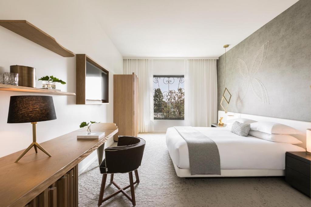 Двухместный (Улучшенный номер с кроватью размера «king-size»), Kimpton La Peer Hotel, an IHG Hotel