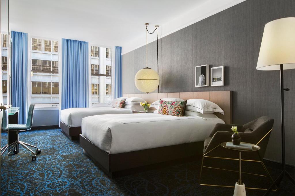 Сьюит (Spa Studio Suite with Two Queen Beds), Kimpton Gray Hotel Chicago, an IHG Hotel