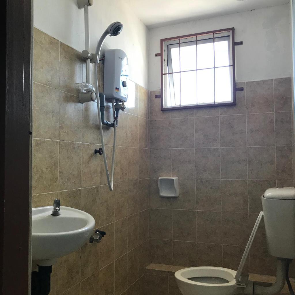 Двухместный (Стандартный двухместный номер с 1 кроватью или 2 отдельными кроватями), Iskandar Sinsuran Guesthouse