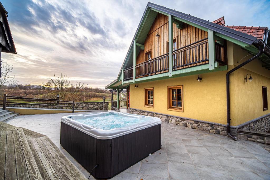 Villa Les with Hot tub & Sauna photo 1