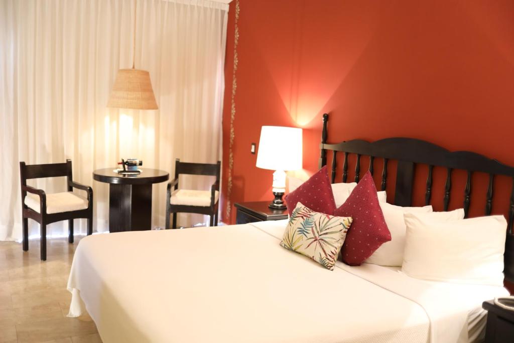 Hotel Montetaxco photo 2