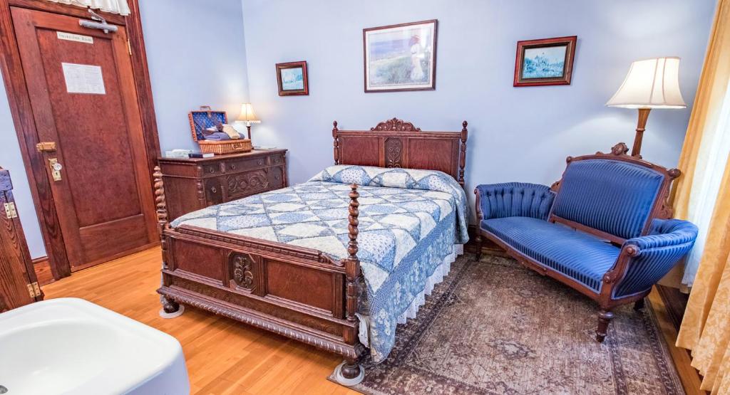 Семейный (Семейный люкс с 2 спальнями), The Edgewater Hotel