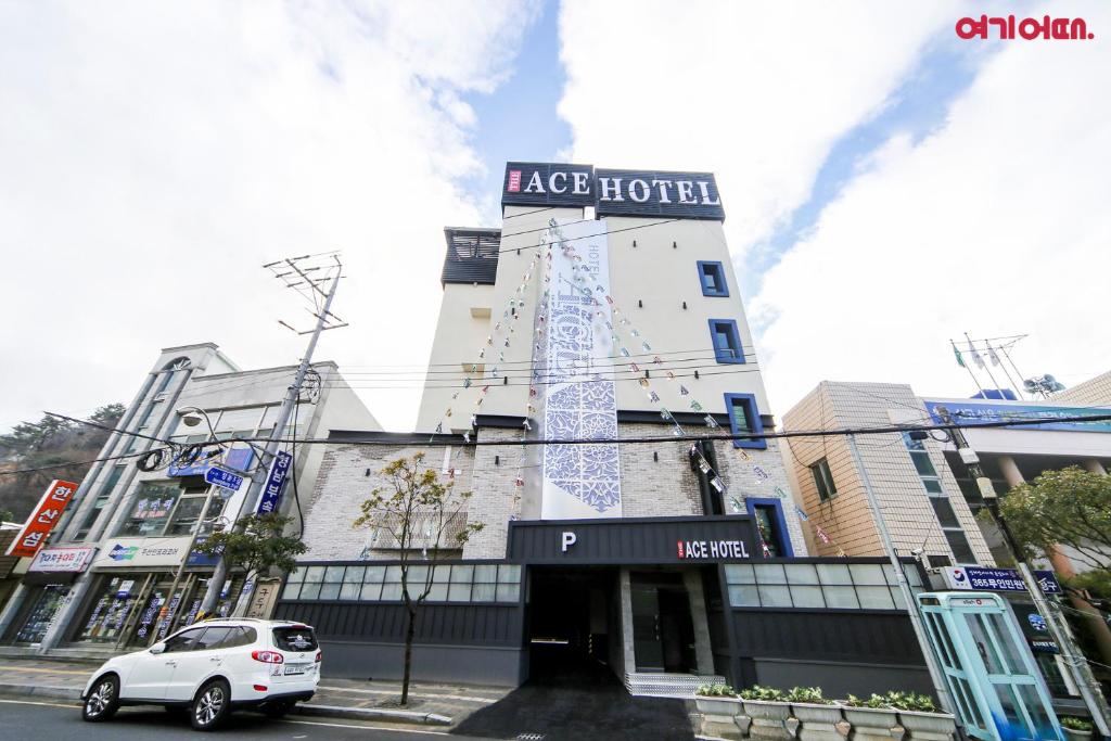 Ace Hotel photo 2
