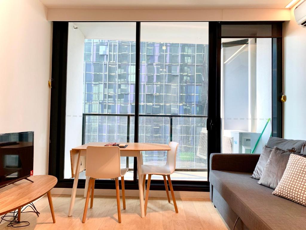 ReadySet Apartments at Lighthouse photo 3