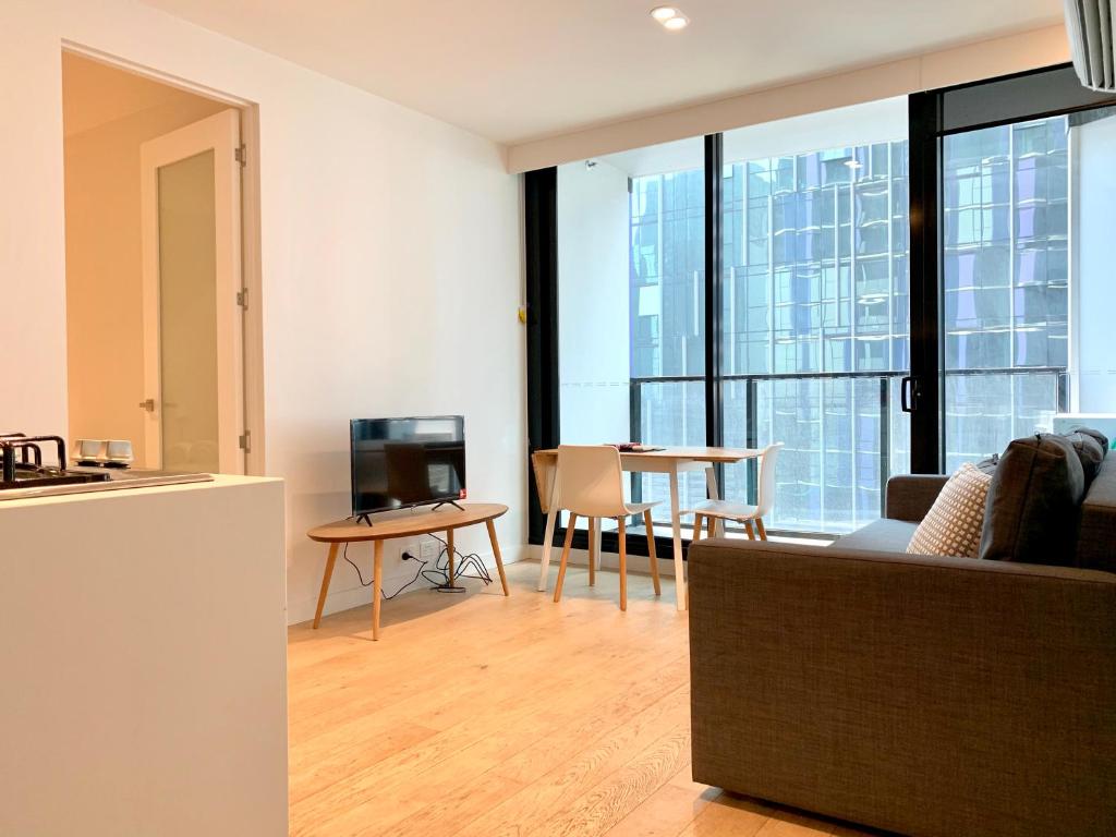 ReadySet Apartments at Lighthouse photo 4