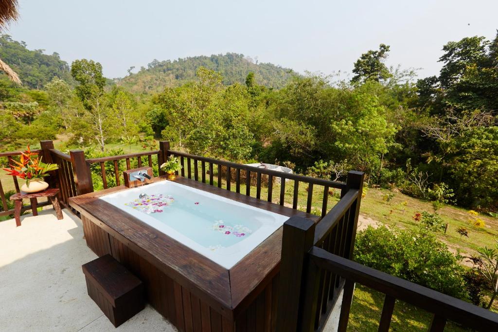 Wareerak Hot Spring & Wellness- SHA Extra Plus photo 3