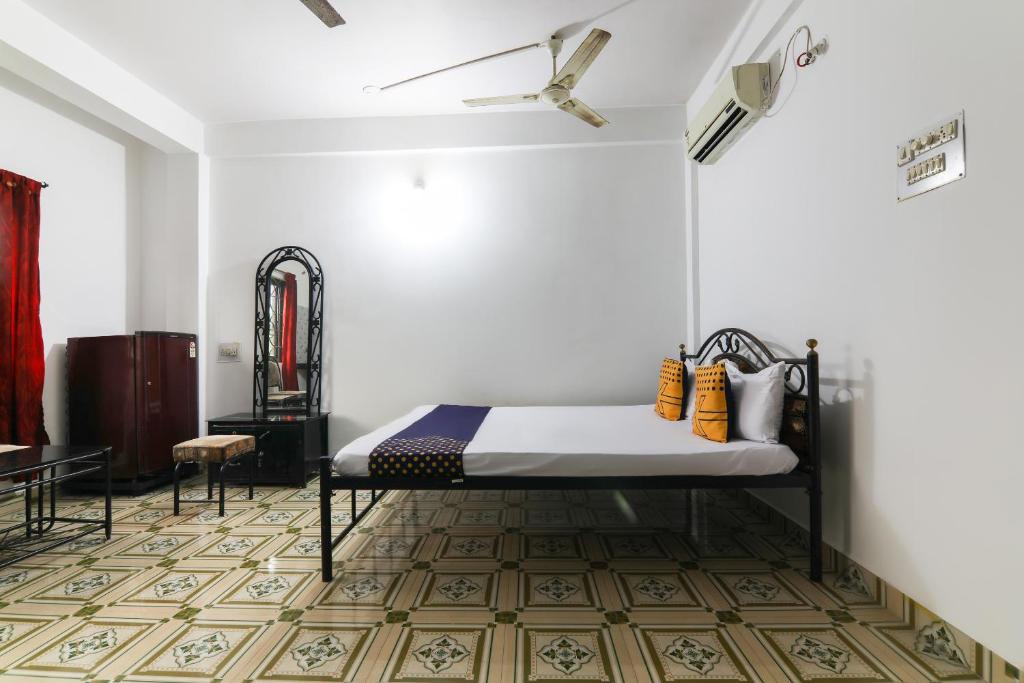 Трехместный (Представительский трехместный номер), SPOT ON 61339 Swami Samarth Guest House