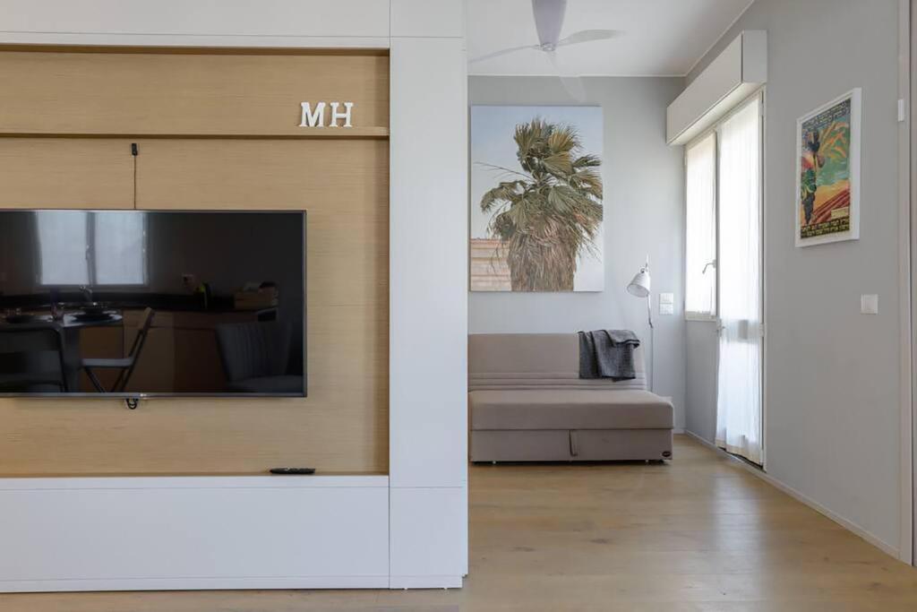 Italian design apartment in Rotchild /habima photo 3